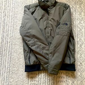 Medium mens bomber north face jacket never worn/ great deal